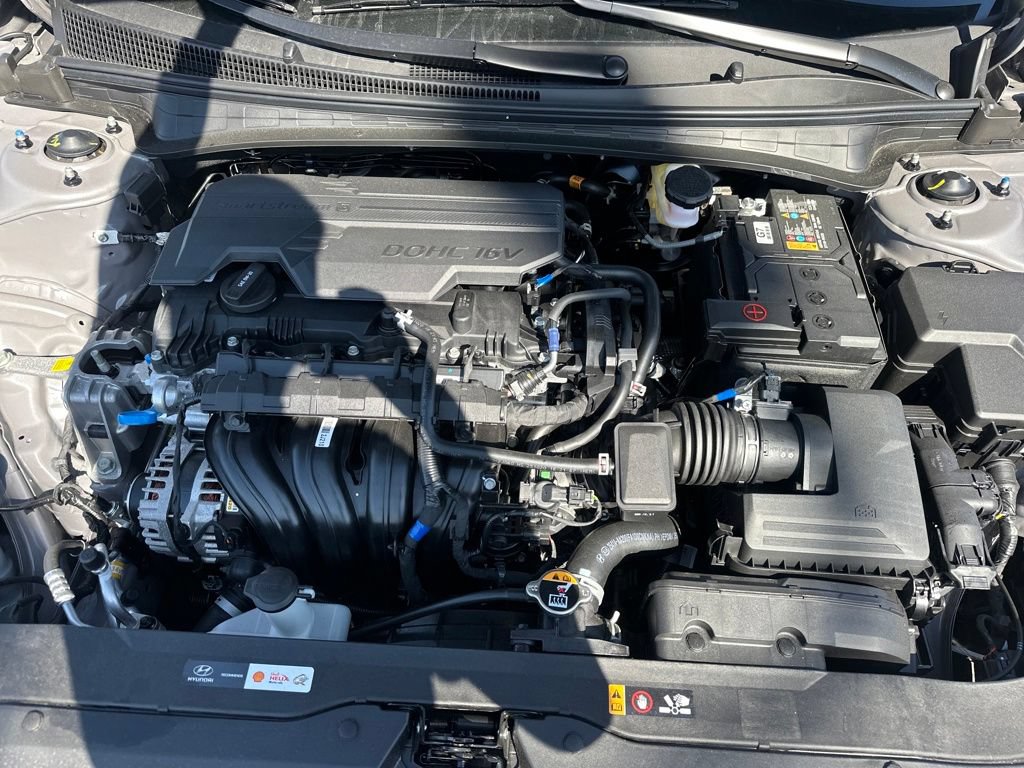Used 2026 Hyundai Elantra SE FWD image 27