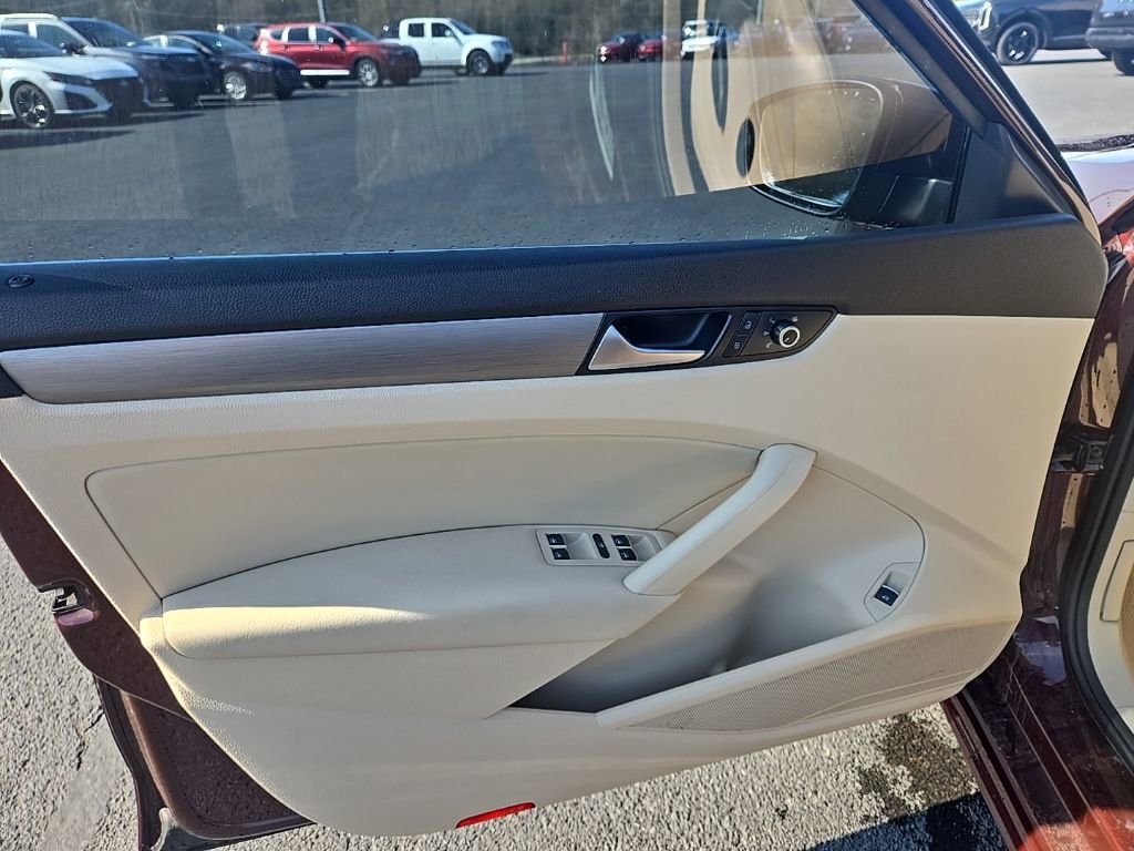 Used 2014 Volkswagen Passat 1.8T SE image 15