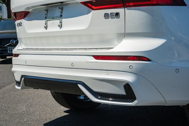 New 2026 Volvo XC60 B5 Plus w/ Protection Package Premier AWD/4WD image 9