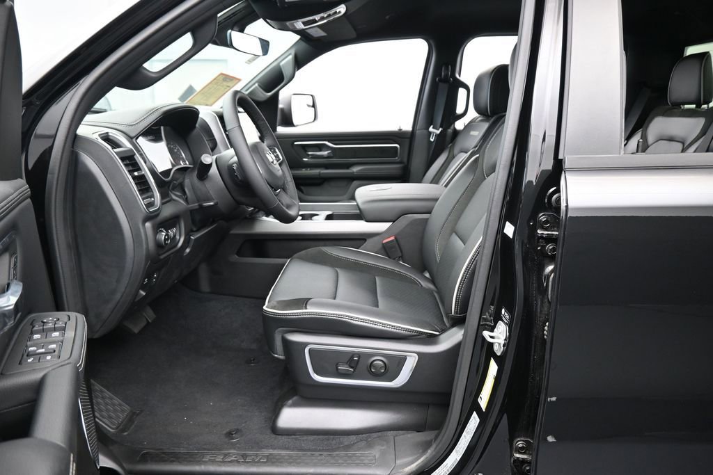 Used 2026 RAM 1500 Laramie AWD/4WD image 11