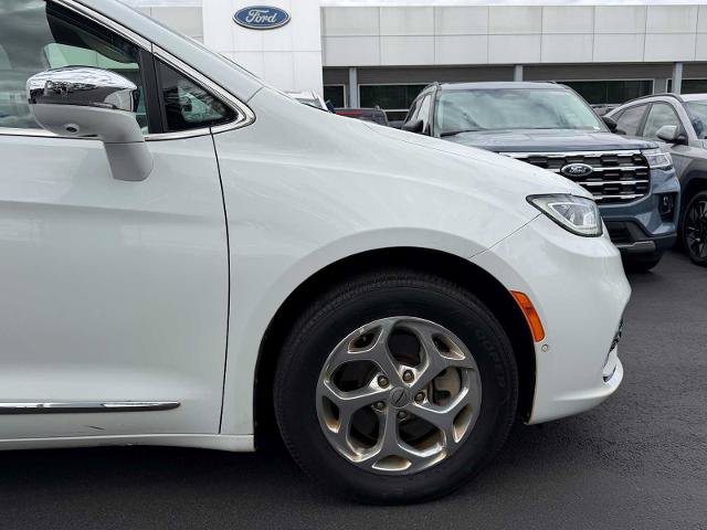 Used 2021 Chrysler Pacifica Limited w/ Premium & Safety Sphere Group AWD/4WD image 5