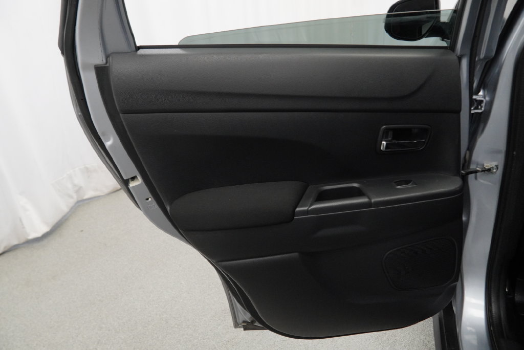 Used 2016 Mitsubishi Outlander Sport ES FWD image 31