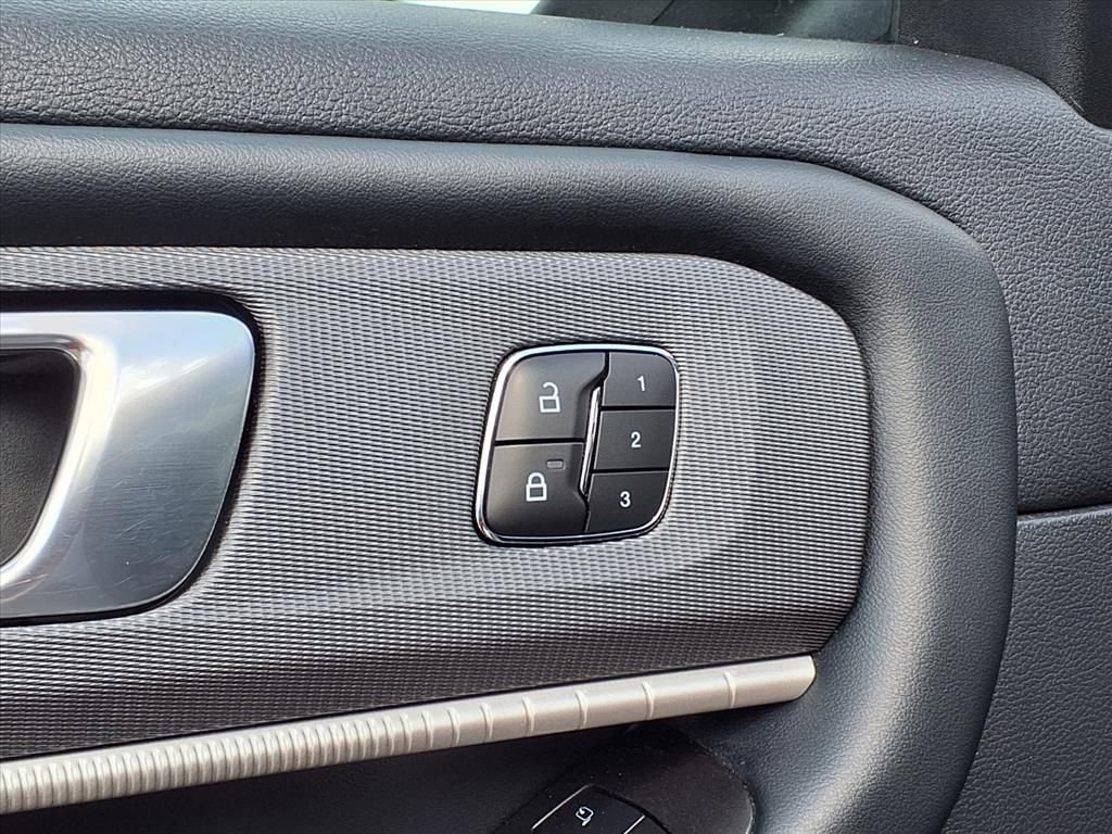 Used 2025 Ford Explorer ST-Line w/ Premium Package AWD/4WD image 31