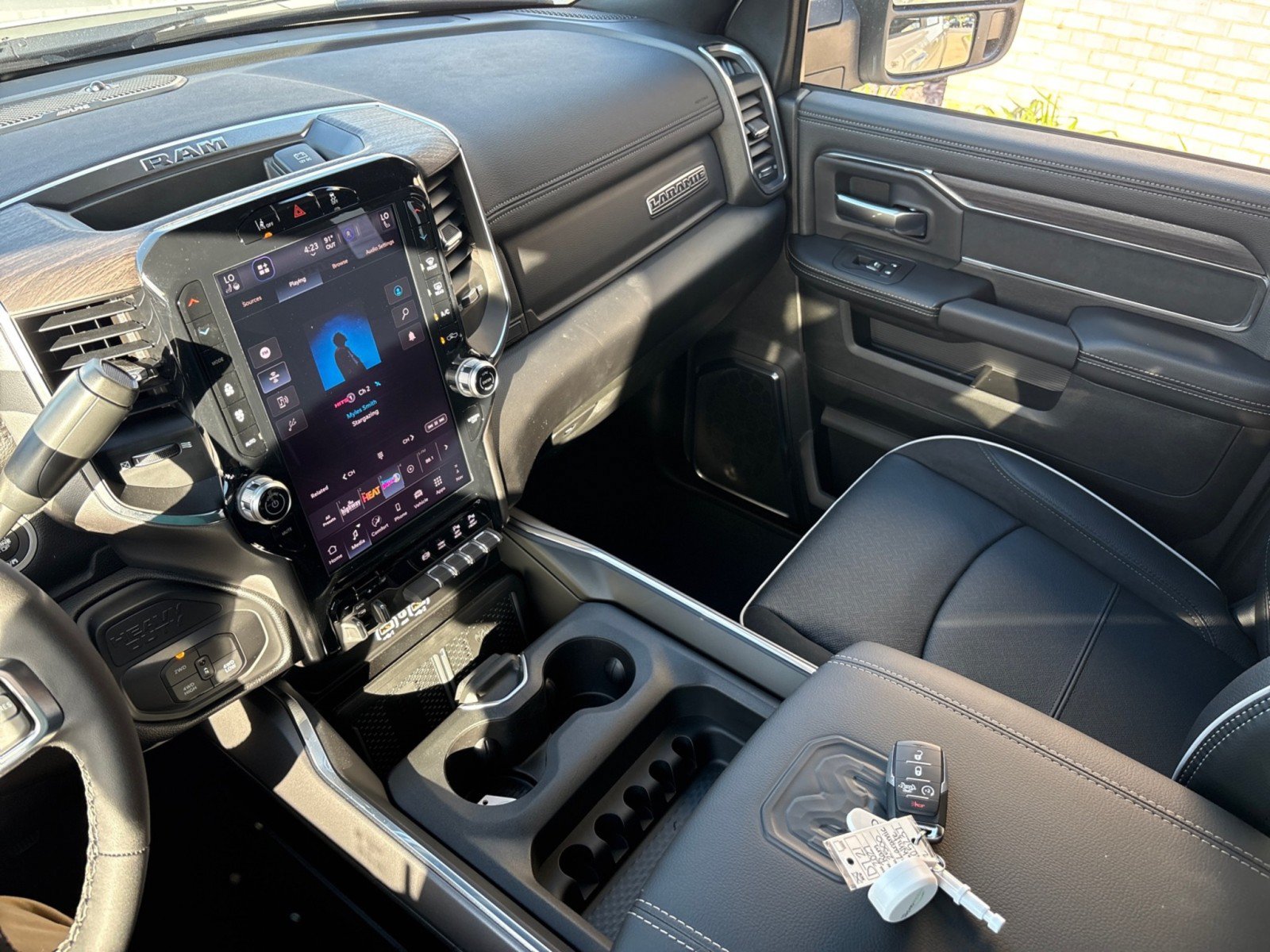 New 2027 RAM 2500 Laramie AWD/4WD image 18