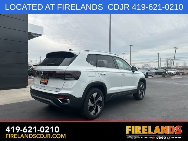 Used 2025 Volkswagen Taos SE AWD/4WD image 11