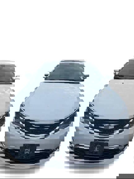 Used 2016 Chrysler 200 Limited image 1