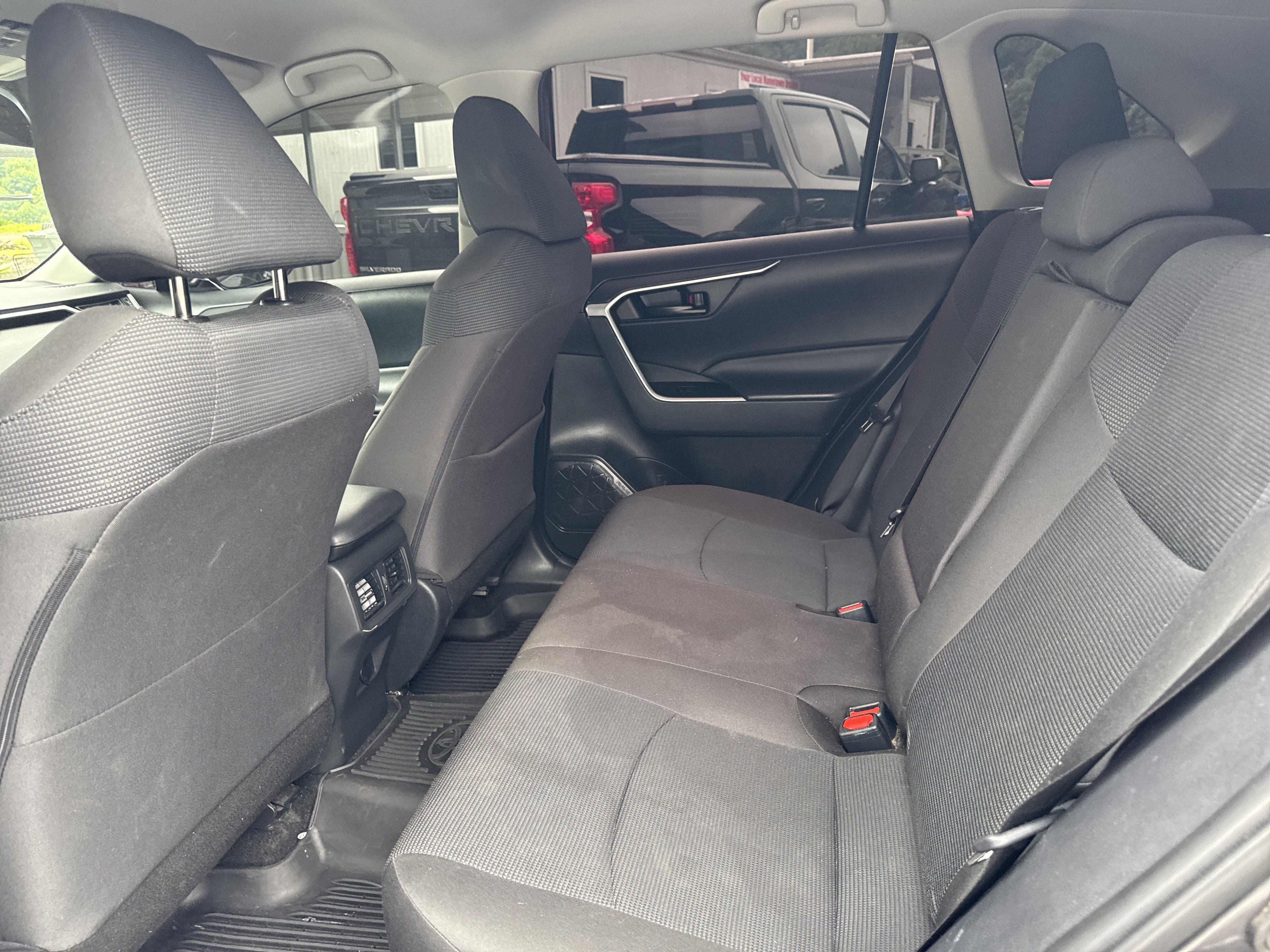 Used 2023 Toyota RAV4 LE AWD/4WD image 16