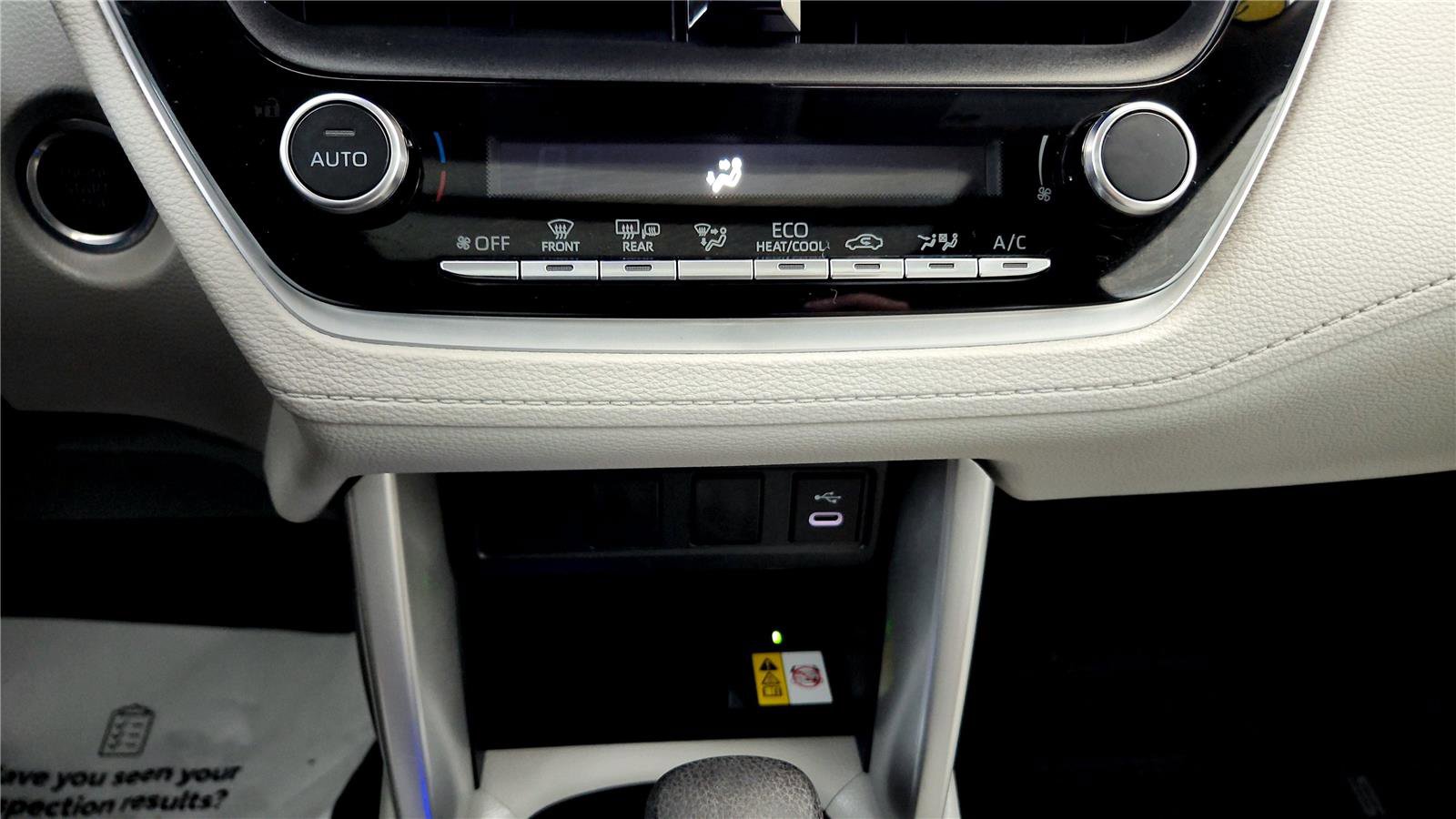 Certified 2023 Toyota Corolla Cross LE w/ Moonroof Package image 28