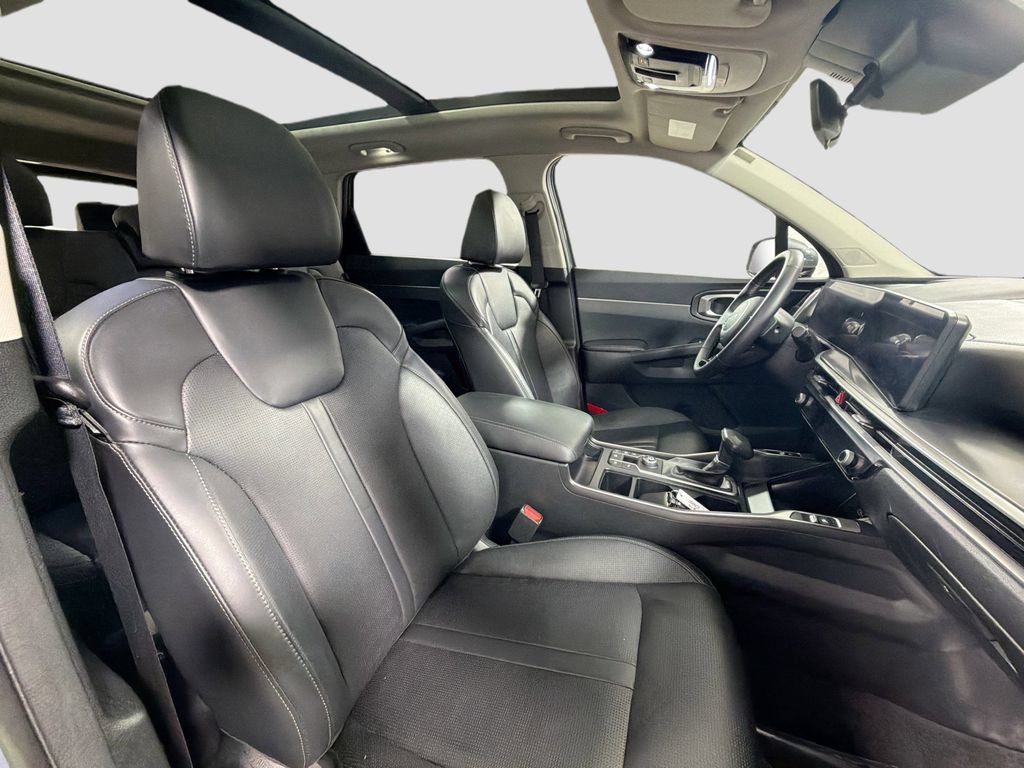 Used 2024 Kia Sorento S w/ Panoramic Sunroof Package FWD image 32