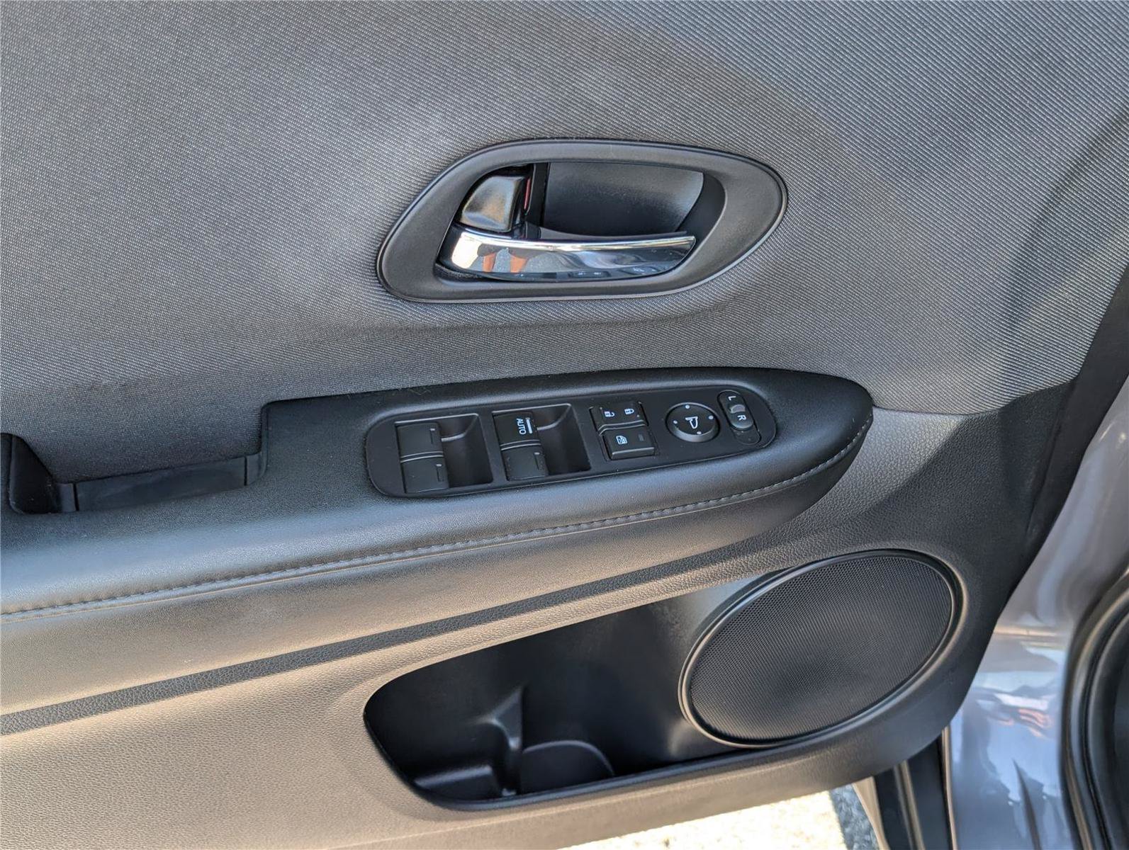 Used 2019 Honda HR-V LX image 18