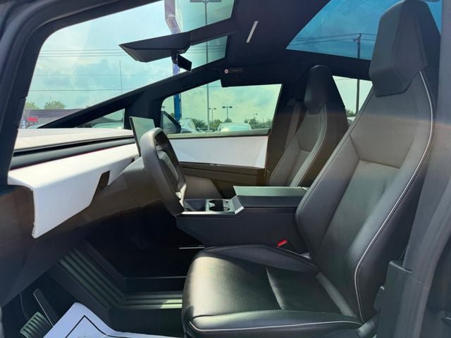 Used 2024 Tesla Cybertruck AWD Crew Cab image 20