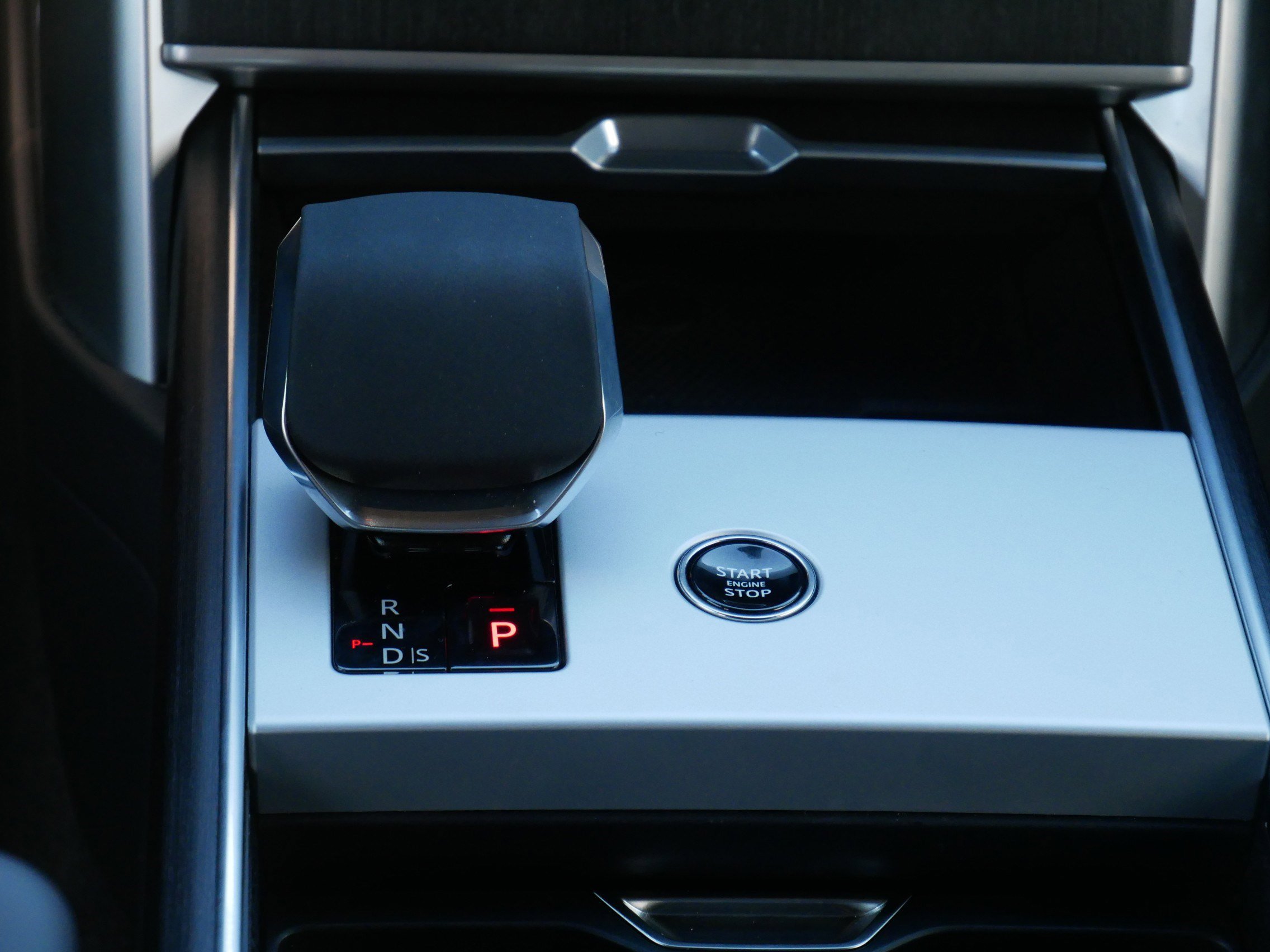 New 2026 Land Rover Range Rover SE AWD/4WD image 9