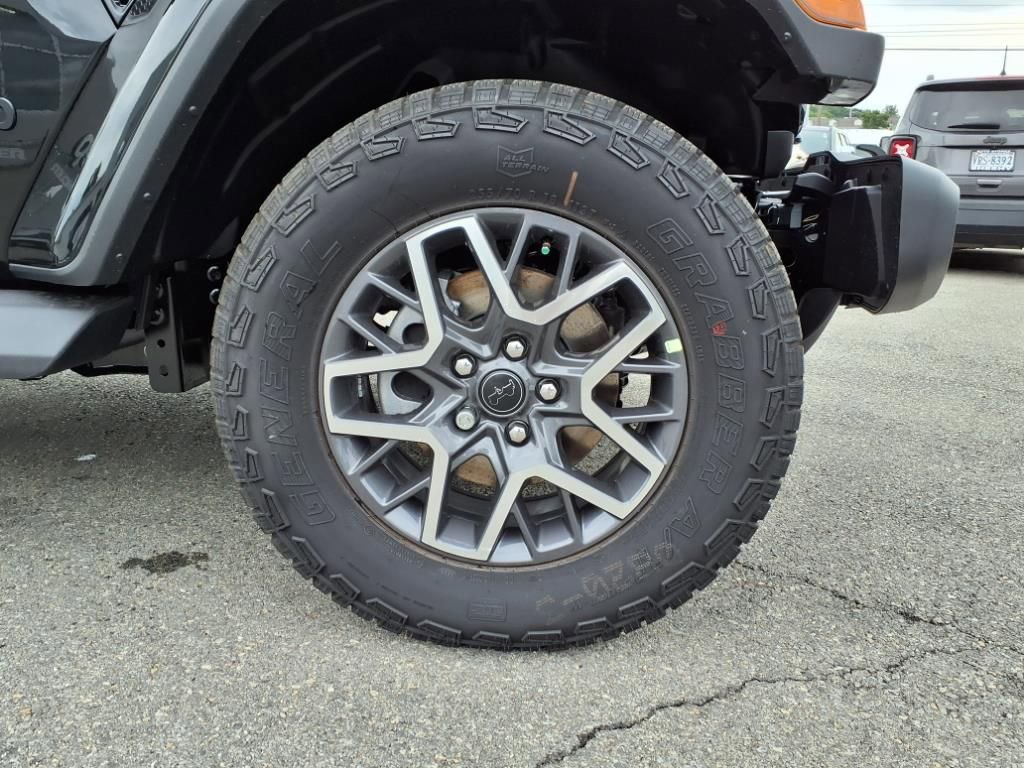 New 2025 Jeep Wrangler Sahara image 4