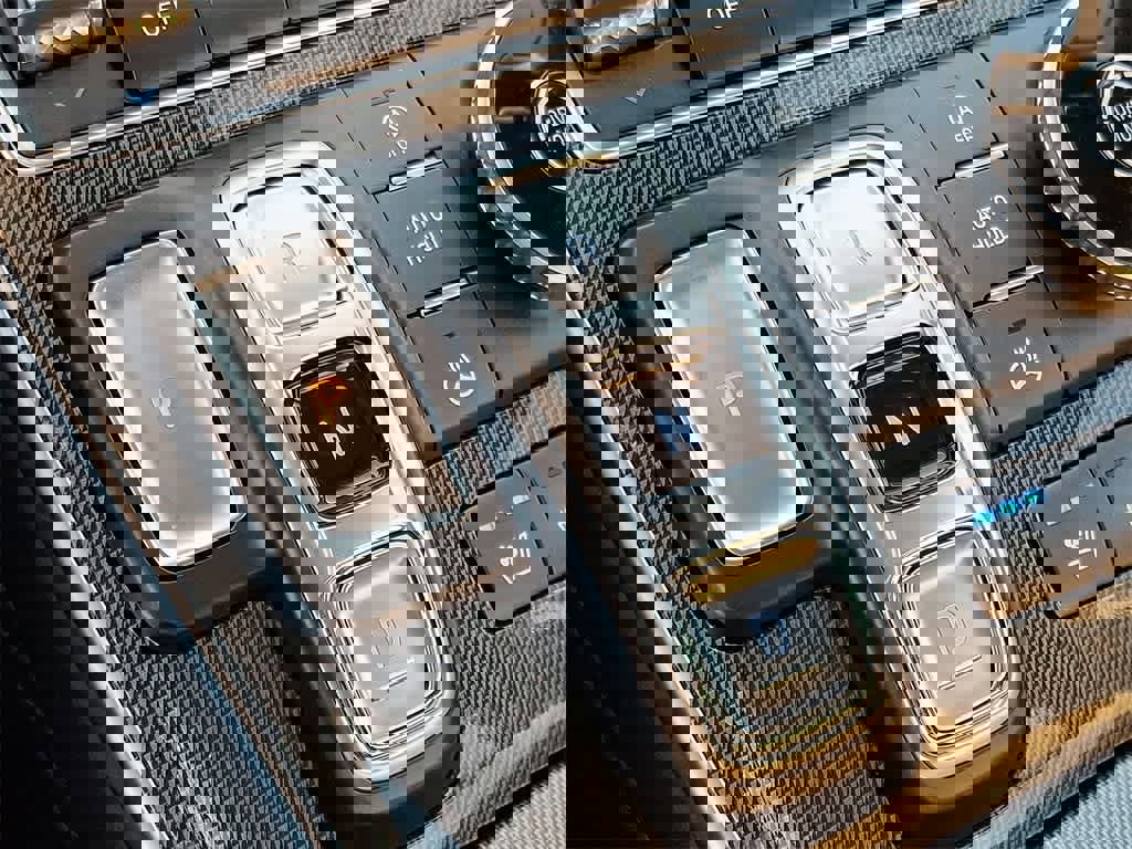 Used 2021 Hyundai Santa Fe Limited w/ Cargo Package image 13