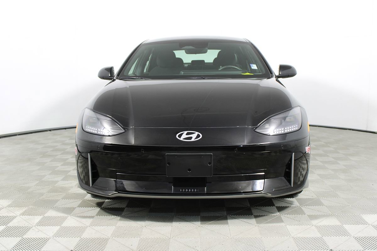 Used 2024 Hyundai Ioniq 6 SE AWD/4WD image 2