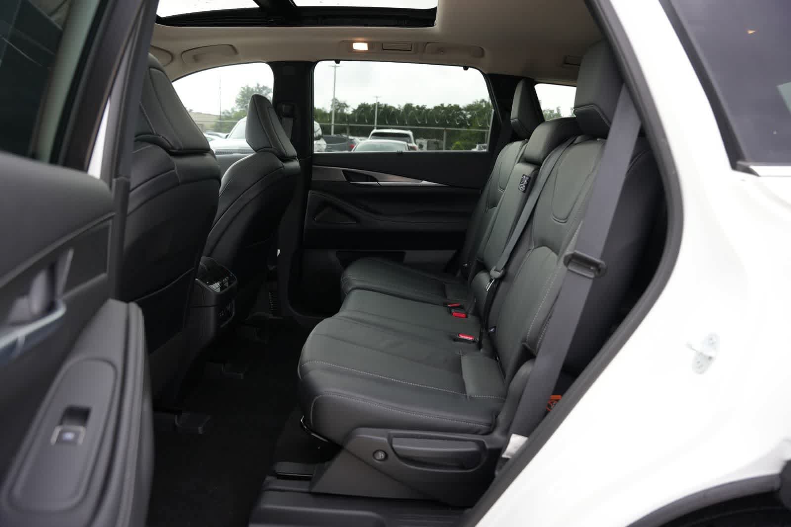 Used 2023 INFINITI QX60 Luxe w/ Cargo Package FWD image 19