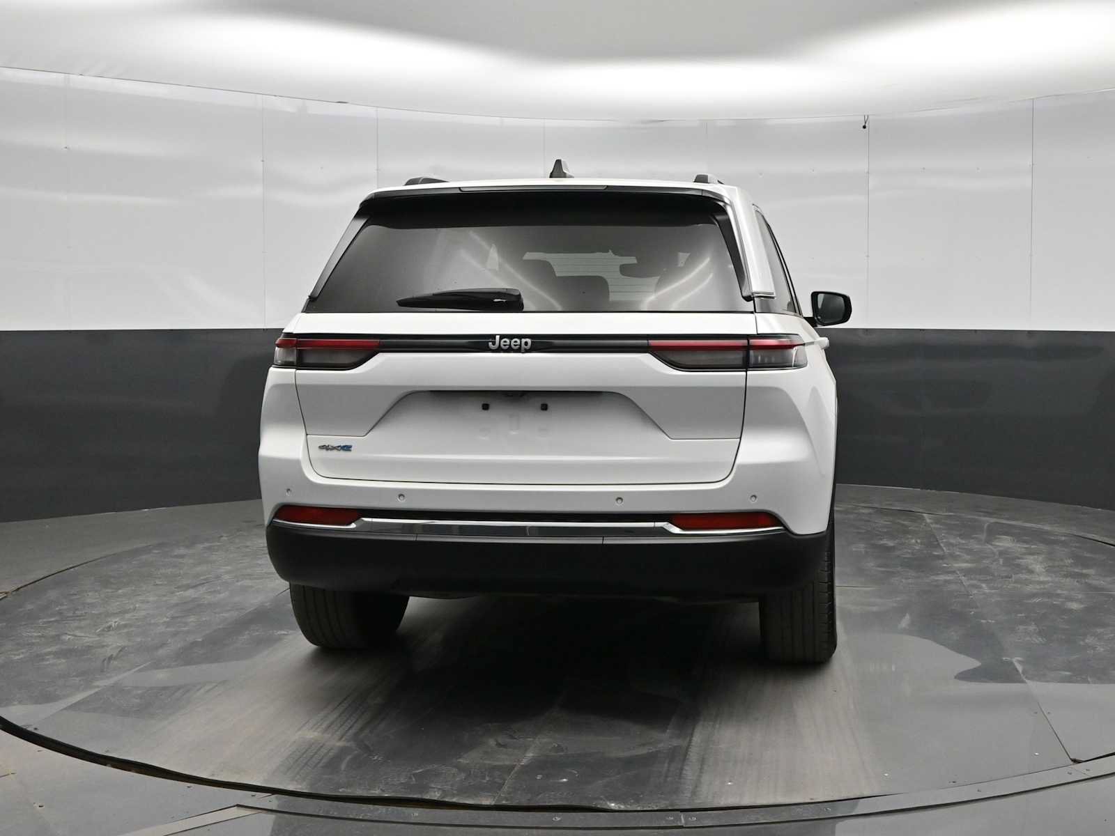 Used 2024 Jeep Grand Cherokee Limited 4xe AWD/4WD image 6