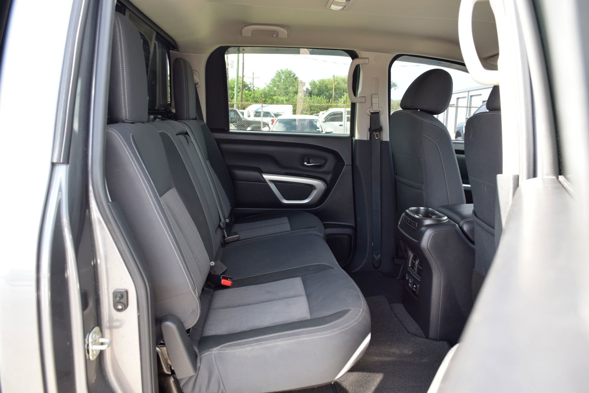 Used 2021 Nissan Titan SV w/ SV Convenience Package RWD image 22