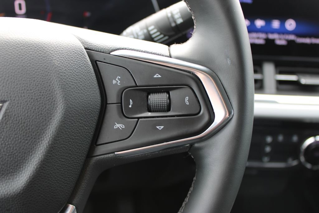 Used 2025 Chevrolet Trax LT w/ LT Convenience Package image 35