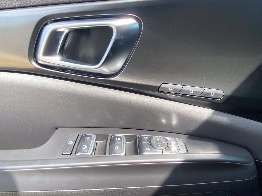 New 2027 Kia Carnival EX FWD image 11