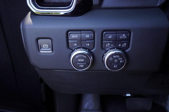 Used 2024 GMC Sierra 3500 Denali AWD/4WD image 16