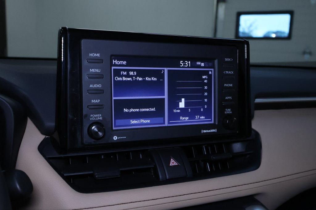Used 2022 Toyota RAV4 LE AWD/4WD image 23