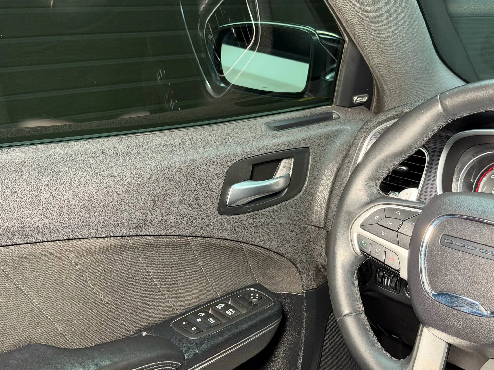 Used 2016 Dodge Charger R/T w/ Navigation & Travel Group image 27