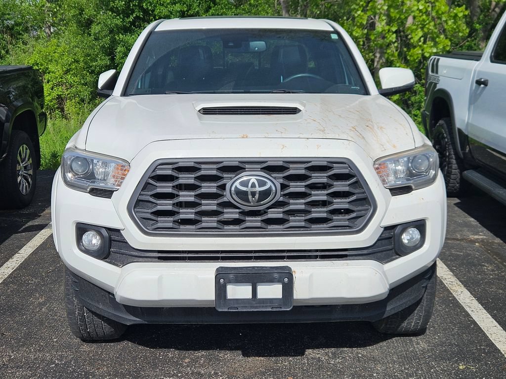 Used 2020 Toyota Tacoma TRD Sport AWD/4WD image 2