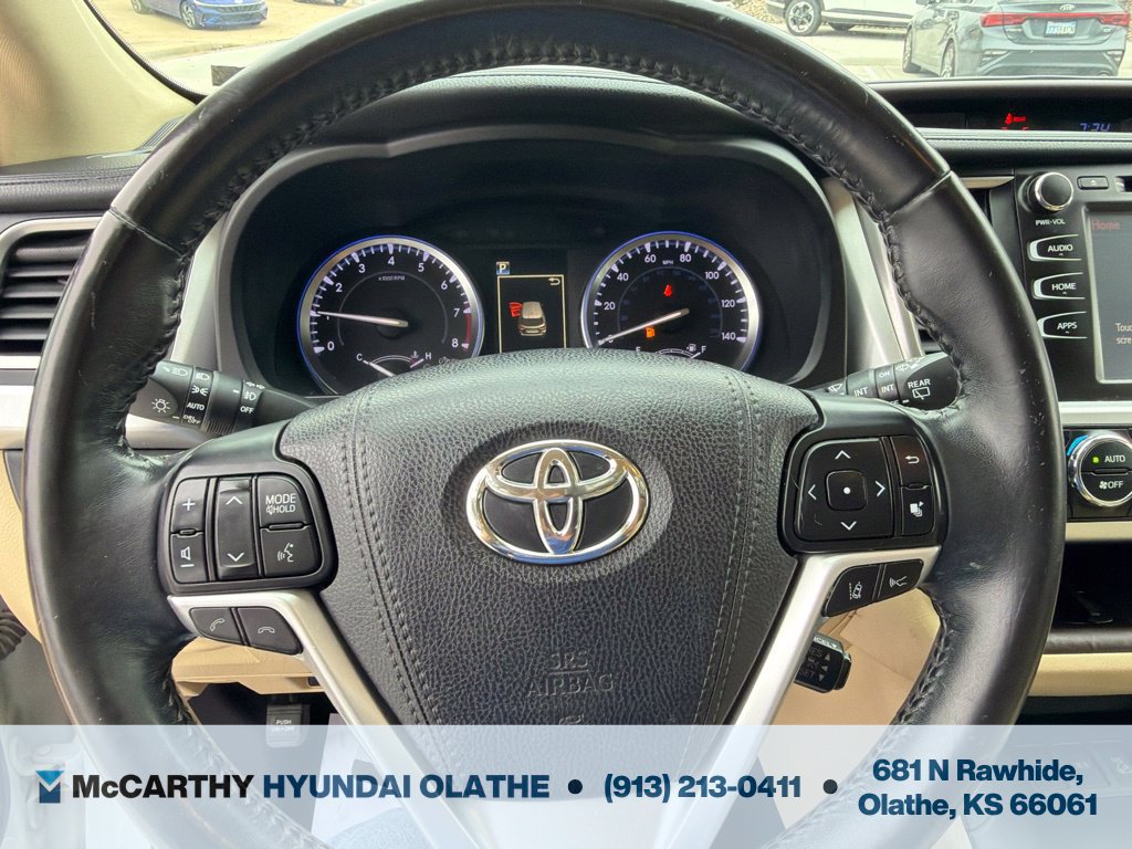 Used 2017 Toyota Highlander XLE w/ Protection Package #3 AWD/4WD image 5