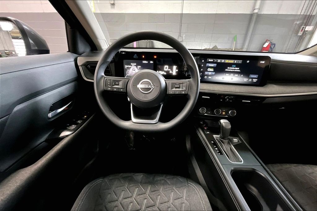 Certified 2025 Nissan Kicks SV image 4