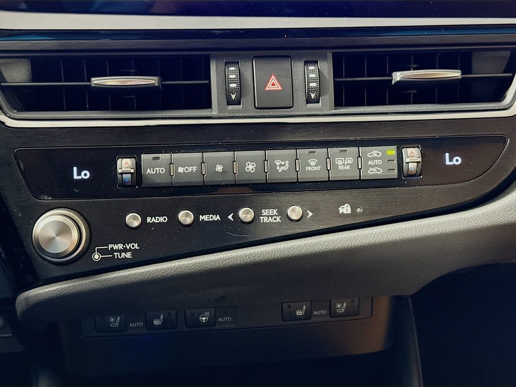Used 2024 Lexus ES 350 w/ Premium Package FWD image 16