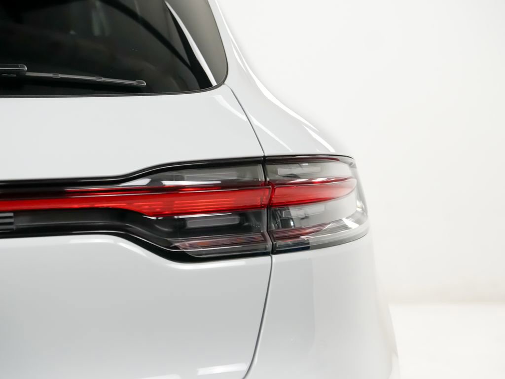 Certified 2025 Porsche Macan S image 12