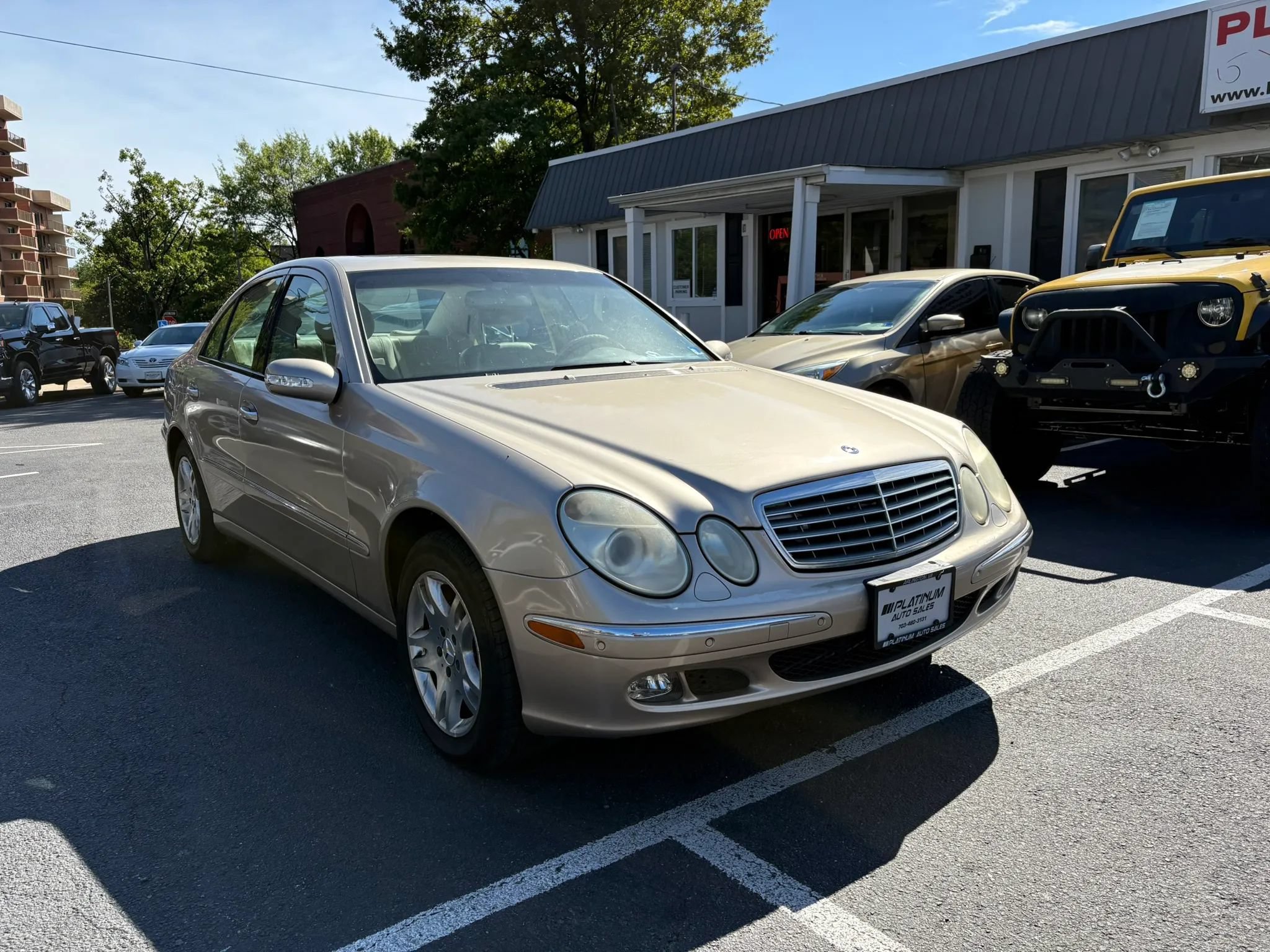 Used 2005 Mercedes-Benz E 320 4MATIC Sedan image 2