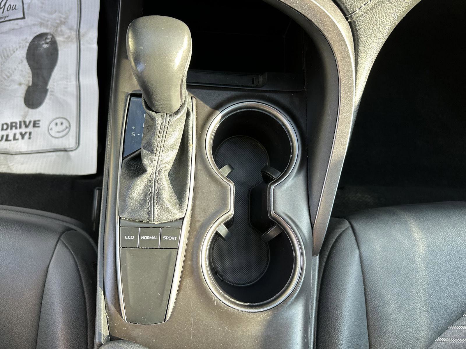 Used 2024 Toyota Camry SE image 33