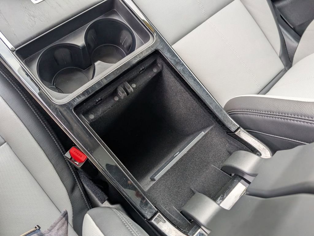 Used 2025 Land Rover Range Rover Velar S image 37