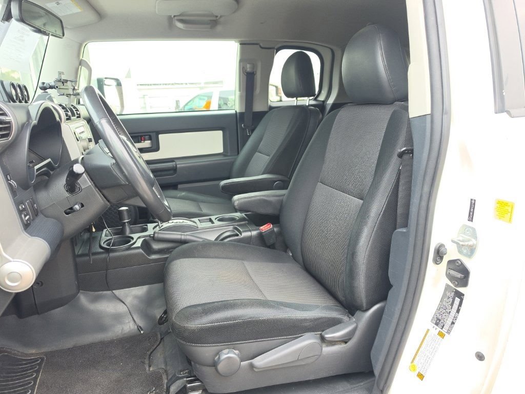 Used 2010 Toyota FJ Cruiser 4WD w/ Upgrade Pkg 2 image 11