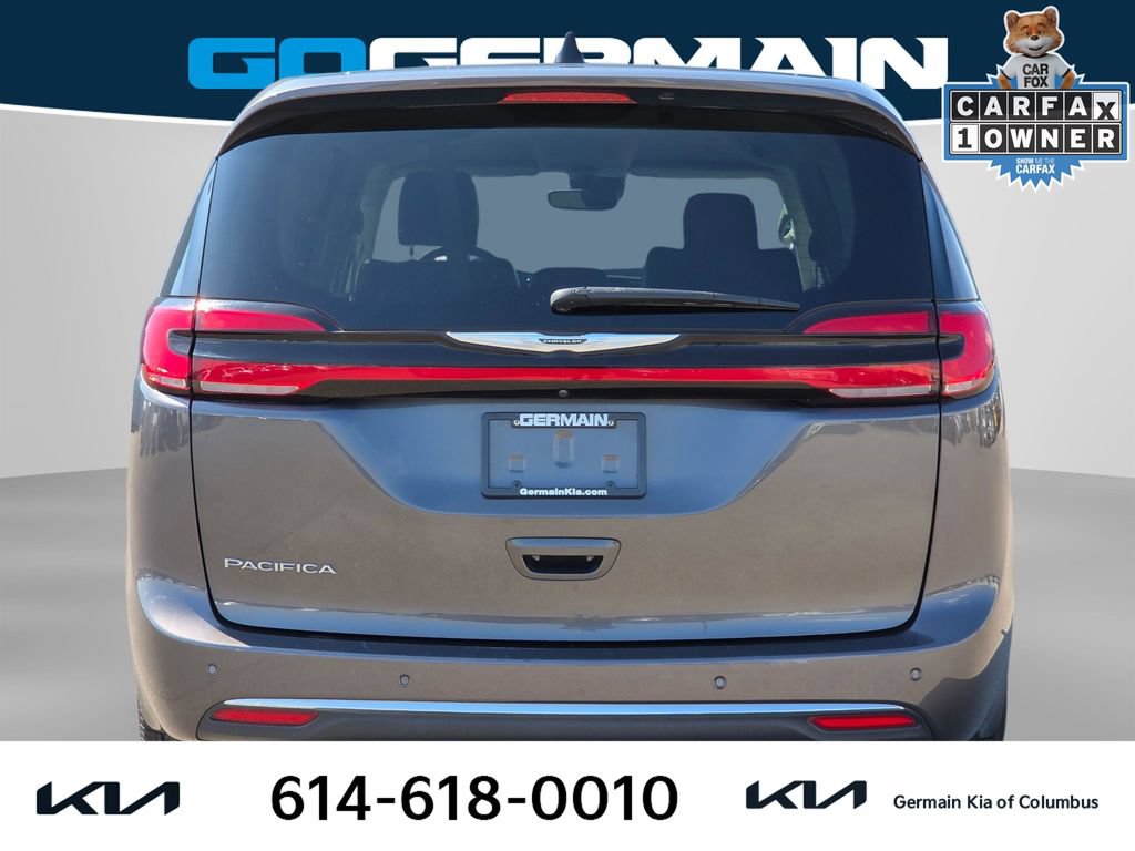 Used 2023 Chrysler Pacifica Touring-L FWD image 9