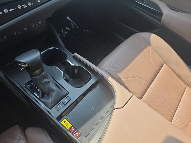 Certified 2025 Lexus ES 300h Ultra Luxury w/ Accessory Package (Z2) FWD image 25