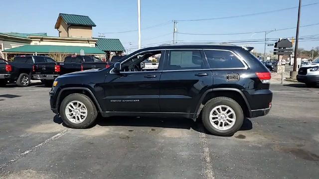 Used 2019 Jeep Grand Cherokee Laredo AWD/4WD image 6