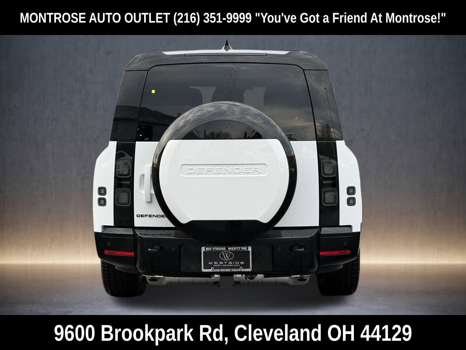 New 2026 Land Rover Defender 130 X-Dynamic SE image 4