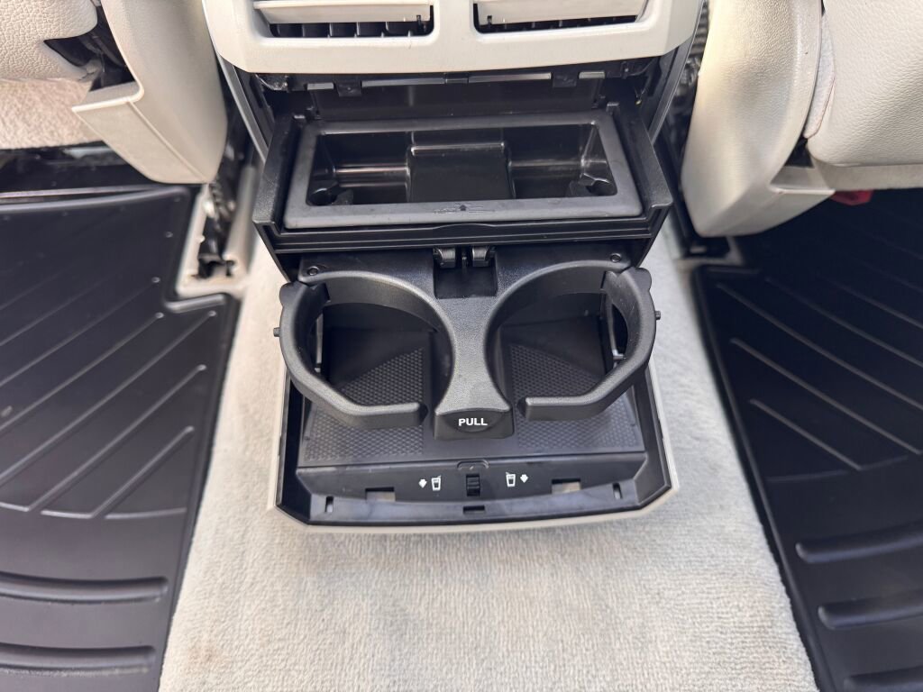 Used 2008 Mercedes-Benz R 350 4MATIC image 19