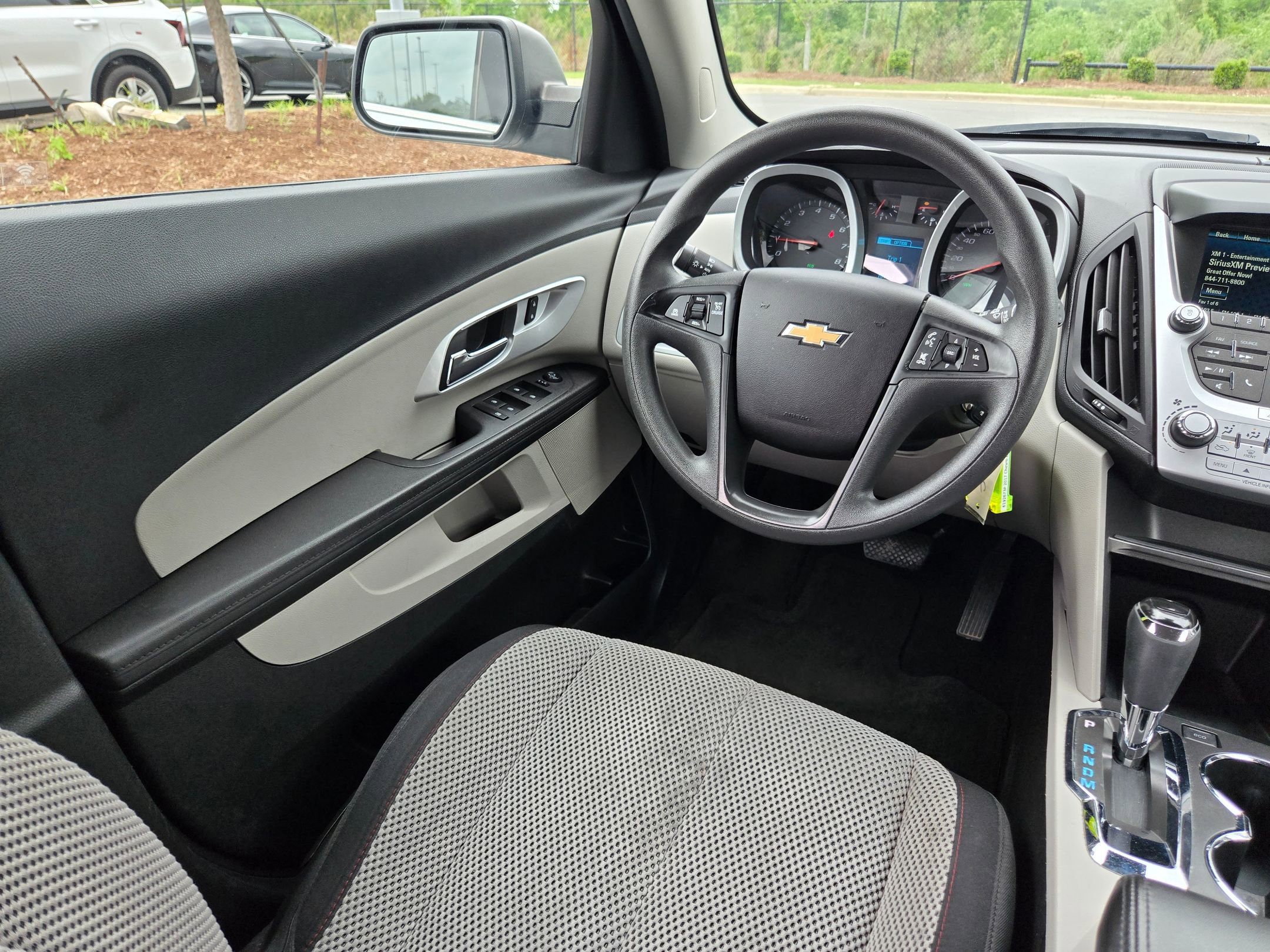 Used 2017 Chevrolet Equinox LS image 9