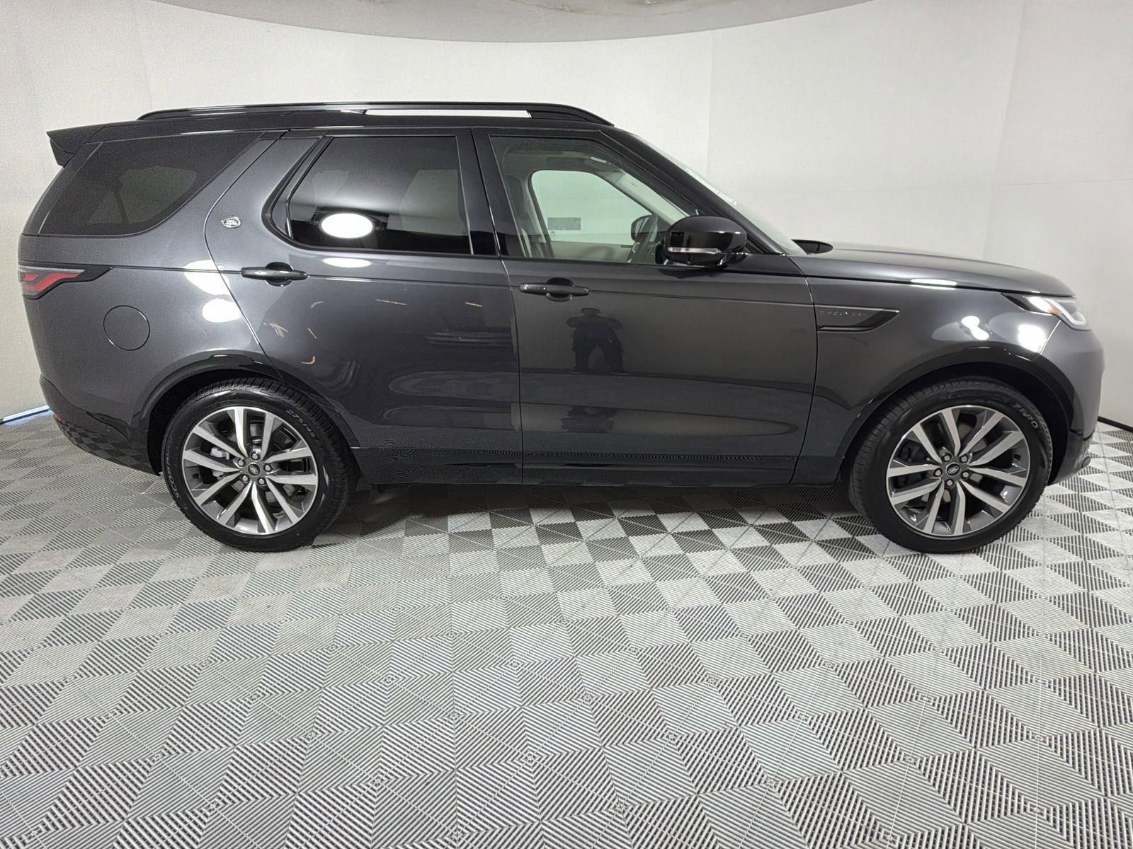 New 2026 Land Rover Discovery Limited Edition image 6