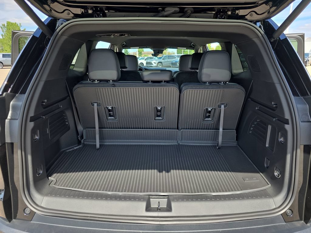 New 2027 GMC Acadia Elevation w/ Black Edition AWD/4WD image 13