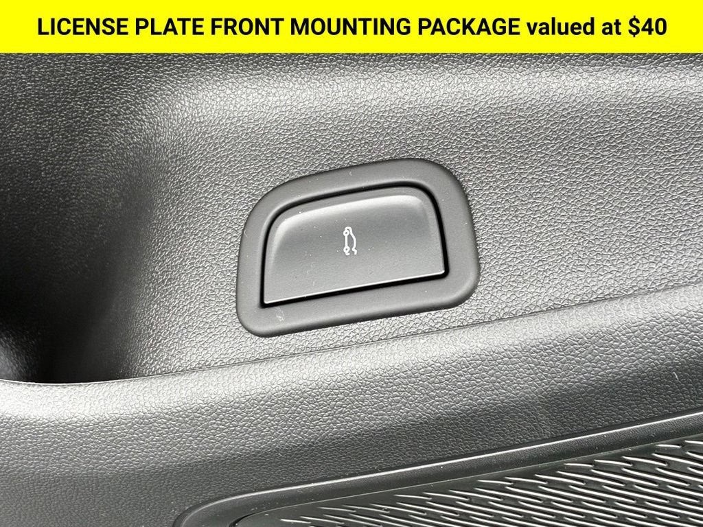 New 2027 Chevrolet Traverse LT w/ LPO, Floor Liner Package AWD/4WD image 5