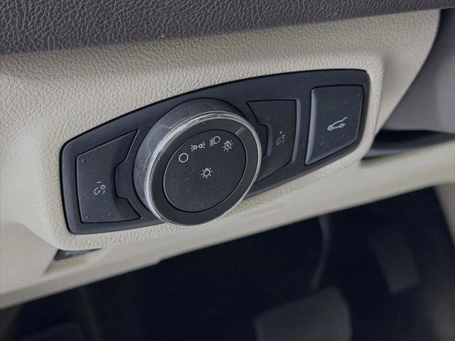 Used 2017 Lincoln MKC Reserve w/ Lincoln MKC Climate Package AWD/4WD image 10