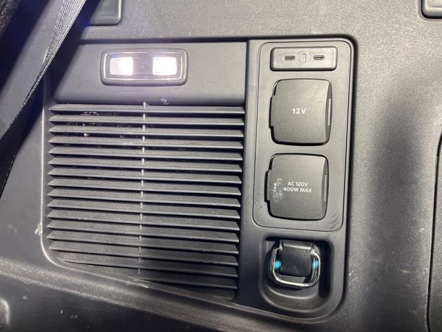 Used 2025 Ford Expedition Platinum image 49