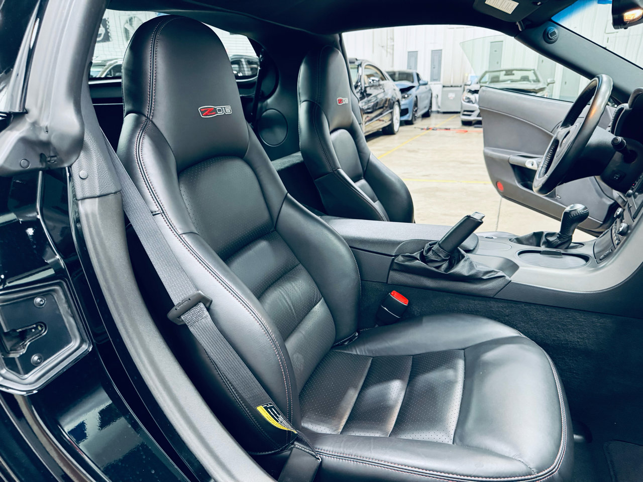 Used 2006 Chevrolet Corvette Z06 w/ Preferred Equipment Group image 31