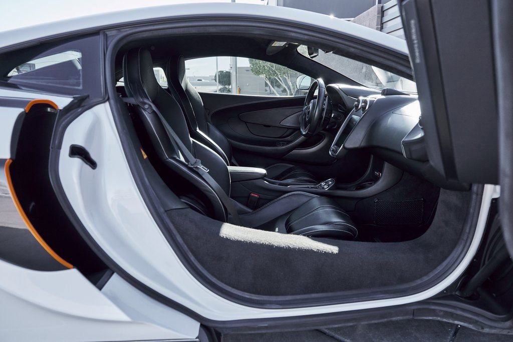 Used 2020 McLaren 570S Coupe image 32