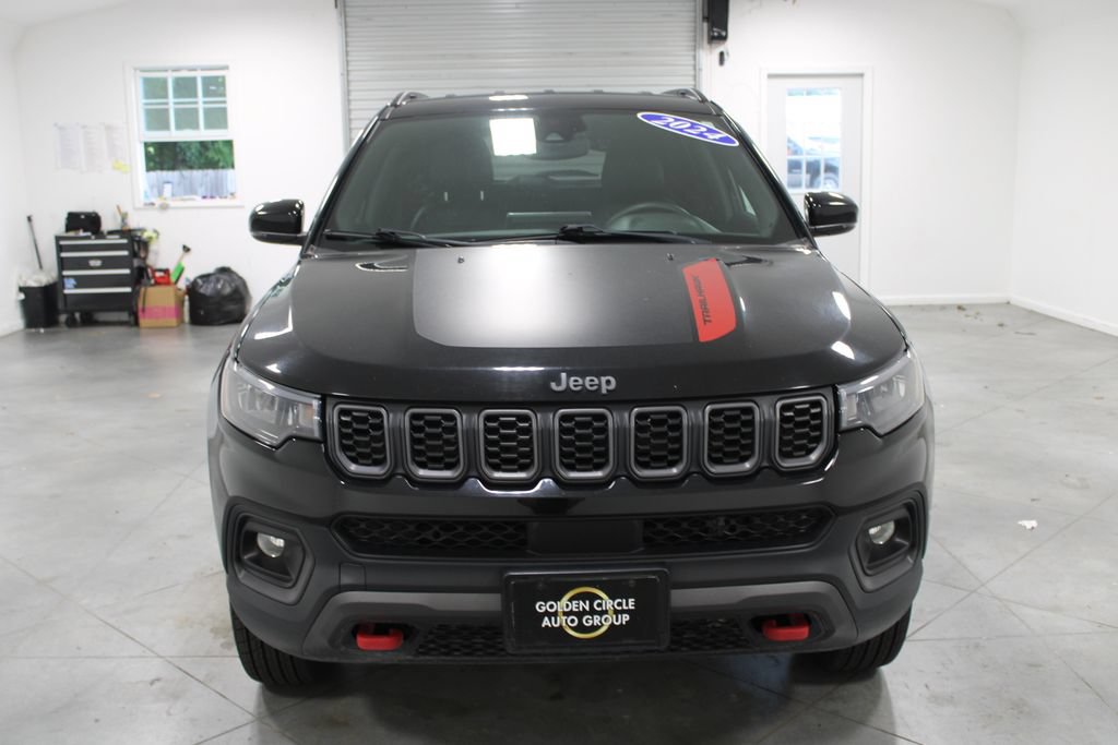 Used 2024 Jeep Compass Trailhawk AWD/4WD image 3